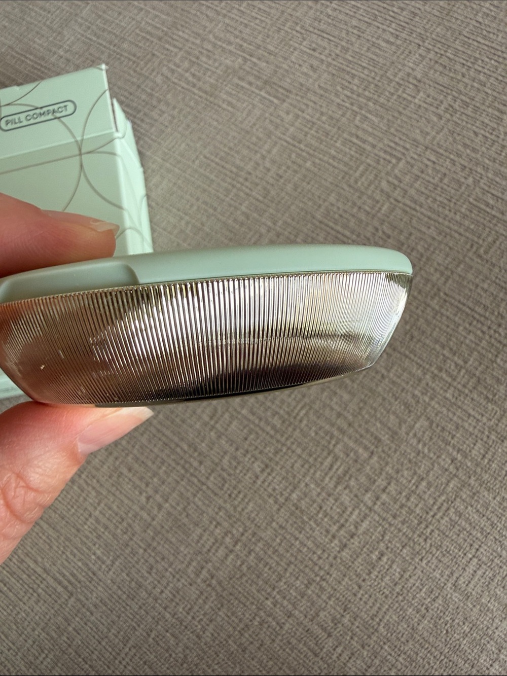 Dosey pill compact - Picture 3 of 10